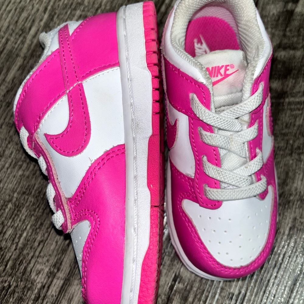 Nike Kids Hot Pink and White Low-Top Sneakers - Picture 2 of 6
